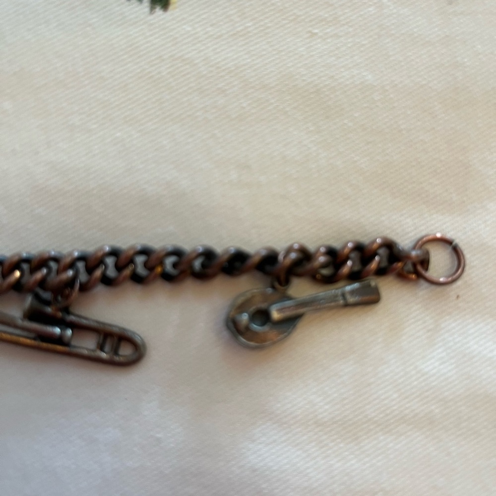 Vintage musical instruments charm bracelet. - Picture 13 of 16
